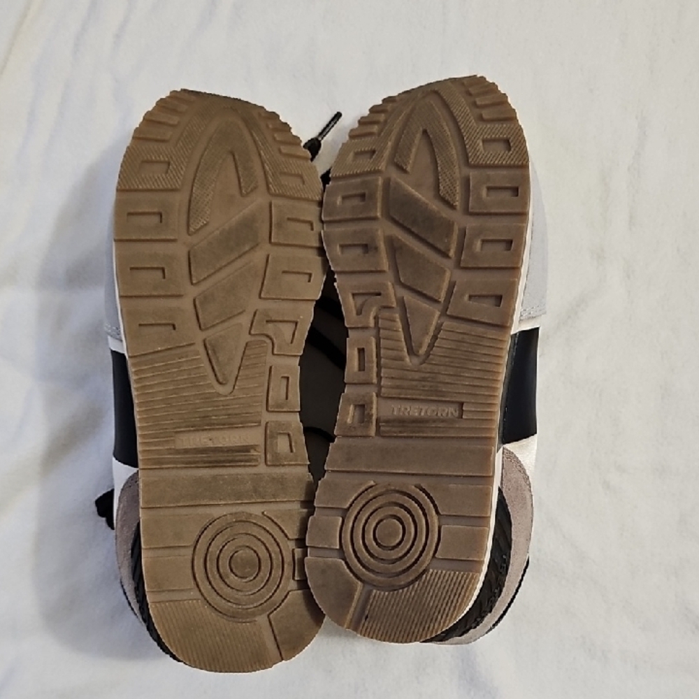 Tretorn Black and Cream Women's Sneakers - Picture 7 of 7
